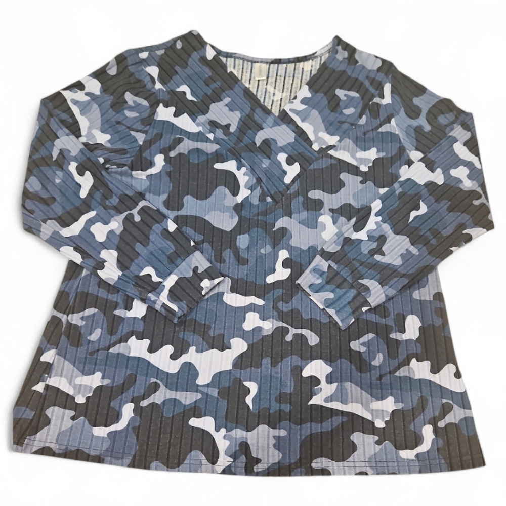 Women's Blue Camo V-Neck Long Sleeve Blouse NWOT XL